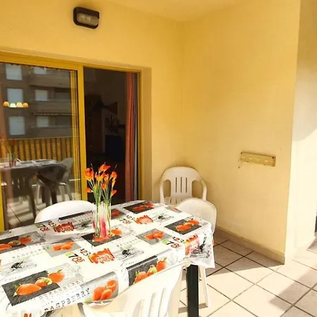 Lagos Del Castillo Denirent * 데니아